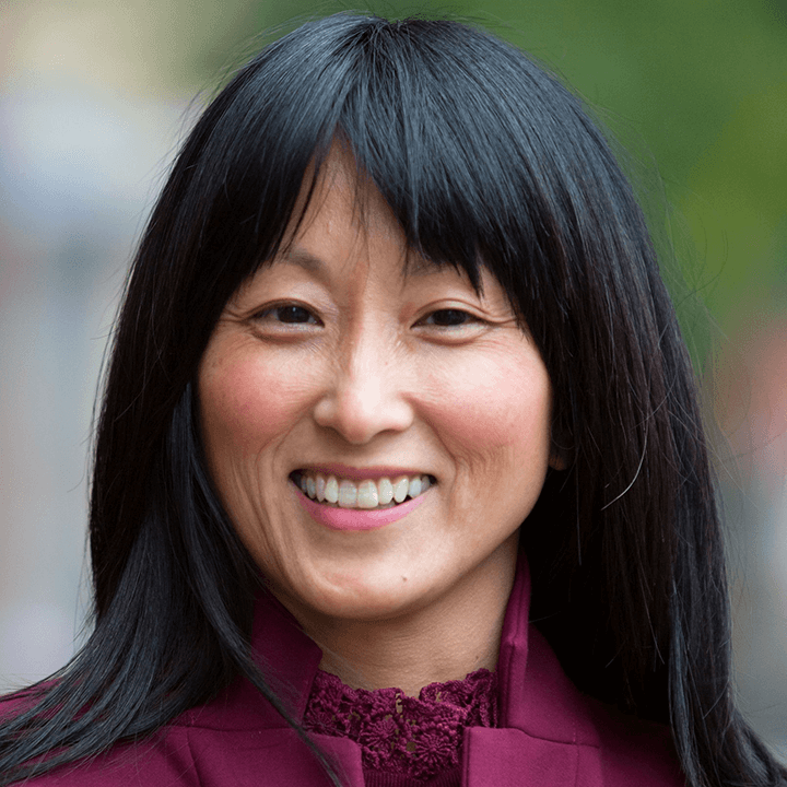 Pahoua Yang Hoffman, vicepresidenta sénior de relaciones gubernamentales y comunitarias, HealthPartners
